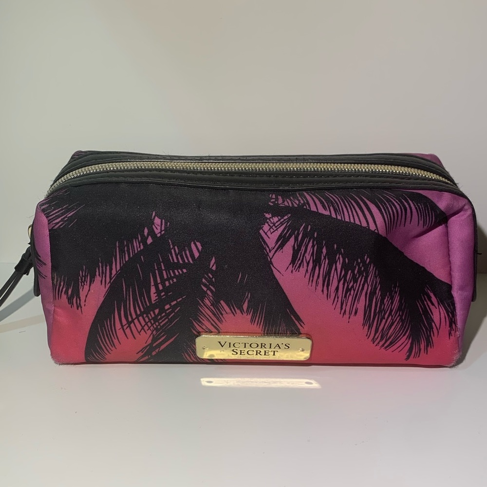 Makeup Bag - Picture 2 of 8